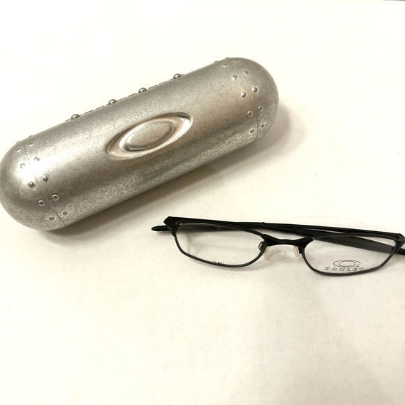 Oakley Other - Oakley Black Pewter Reader Glasses Silver Case B#25